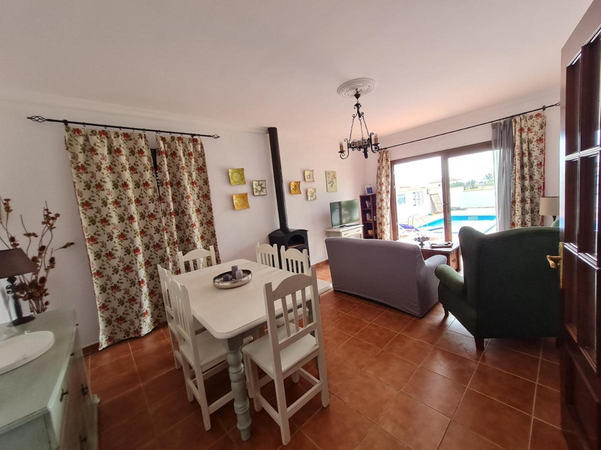 Chalet Las Adelfas Chaparrillo 콘일데라프론테라 외부 사진